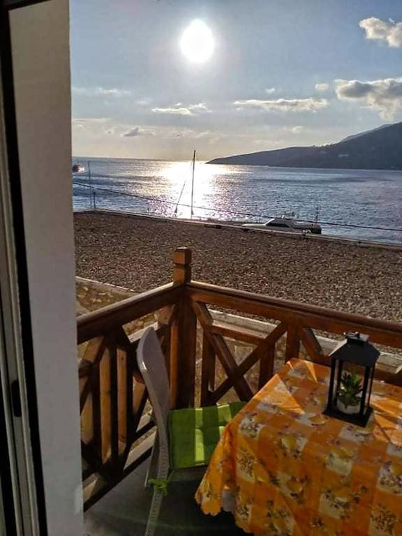 Ornella'S & Laura'S Secret Place Livadia  ภายนอก รูปภาพ