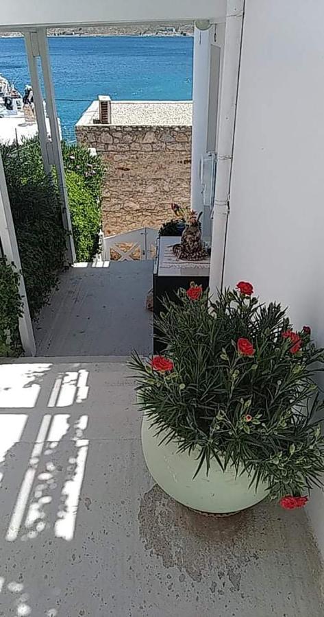 Ornella'S & Laura'S Secret Place Livadia  ภายนอก รูปภาพ